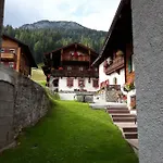 Schlossar Haus Bed & Breakfast