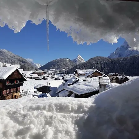 Schlossar Haus לינה וארוחת בוקר 3*