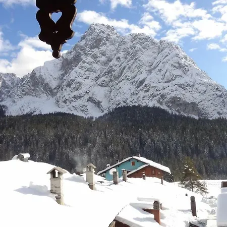 Schlossar Haus לינה וארוחת בוקר